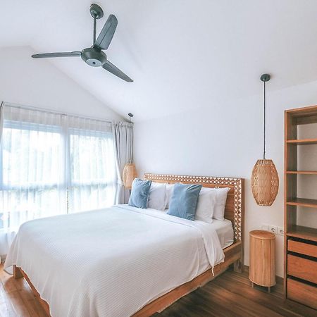 Sun & Moon Villa Canggu Екстериор снимка